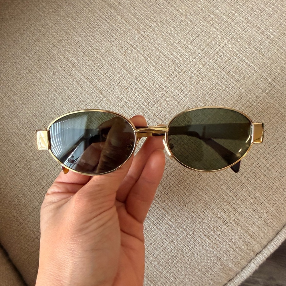 Chic Gold Frame Sunglasses